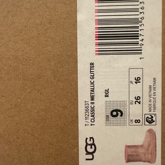 UGG Kids | Classic II Metallic Glitter in Rose Gold - Picture 7 of 7